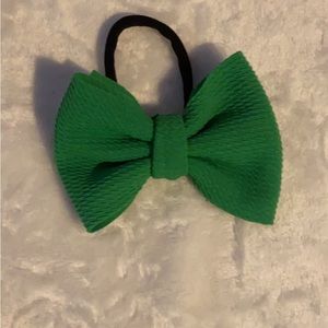 Nylon headband bows